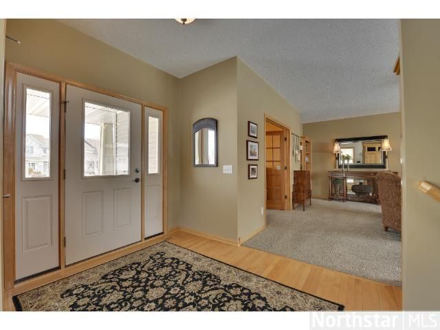 9077 Jewel Ln N, Maple Grove, MN 55311