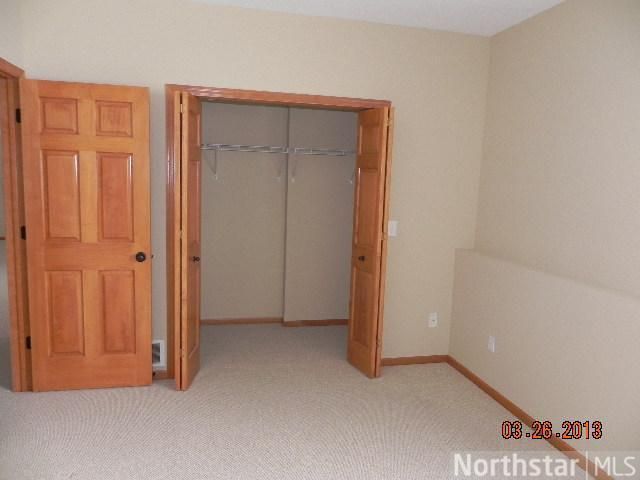 10502 Kingsway Ln, Woodbury, MN 55129