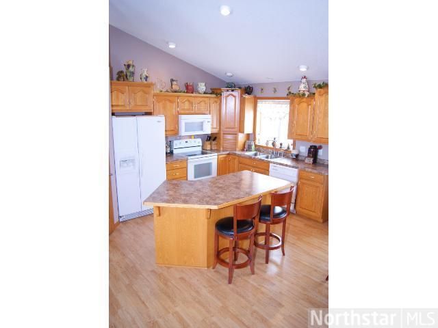 8010 Hunter Lake Dr, Clear Lake, MN 55319