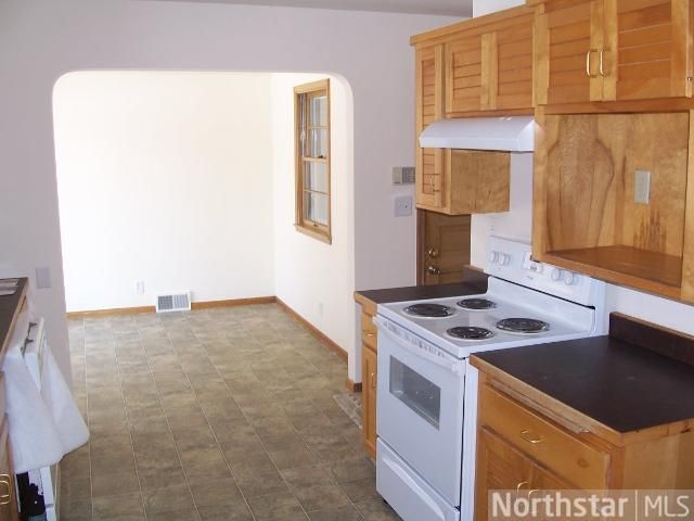 1899 Pascal St, Falcon Heights, MN 55113