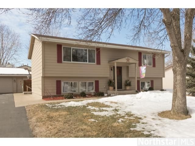 8341 Sumter Ave N, Brooklyn Park, MN 55445
