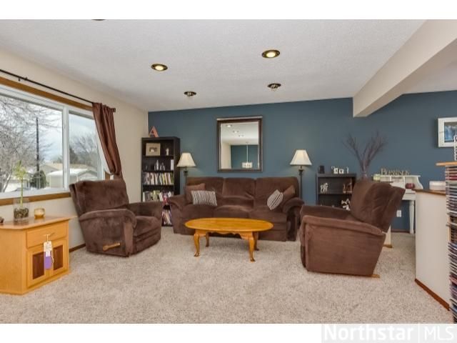 8341 Sumter Ave N, Brooklyn Park, MN 55445