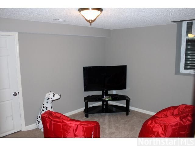 2107 Cottage Ave E, Saint Paul, MN 55119