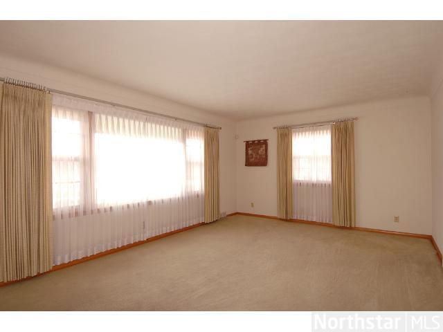 895 Edgewater Blvd, Saint Paul, MN 55119