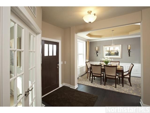 8593 Crismon Way, Inver Grove Heights, MN 55077