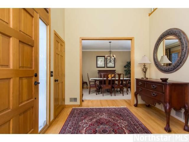 10282 Bluff Rd, Eden Prairie, MN 55347