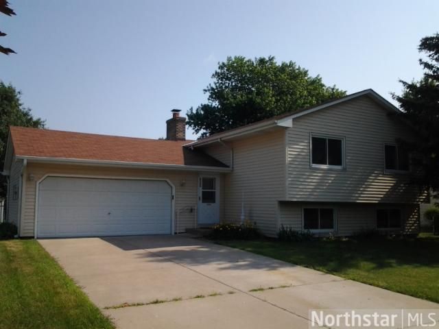 825 132nd Ln NE, Blaine, MN 55434