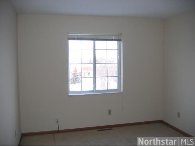 1821 E 122nd St, Burnsville, MN 55337