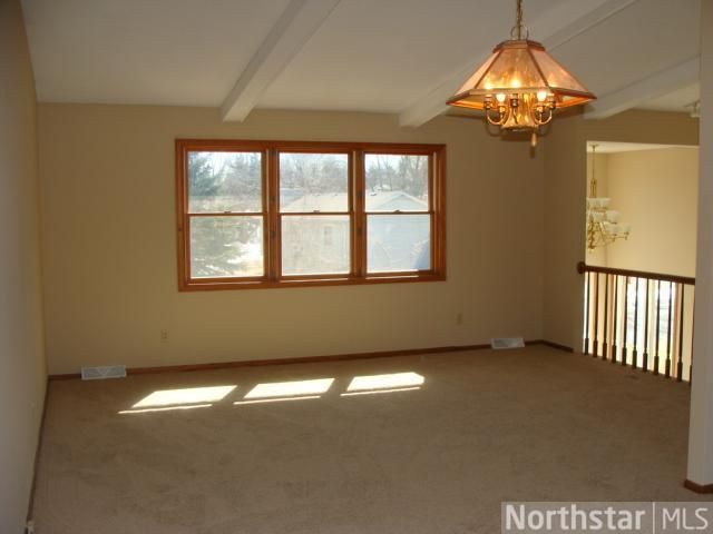 2304 E 115th St, Burnsville, MN 55337