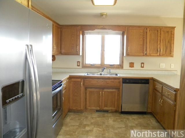 801 E State St, Belle Plaine, MN 56011
