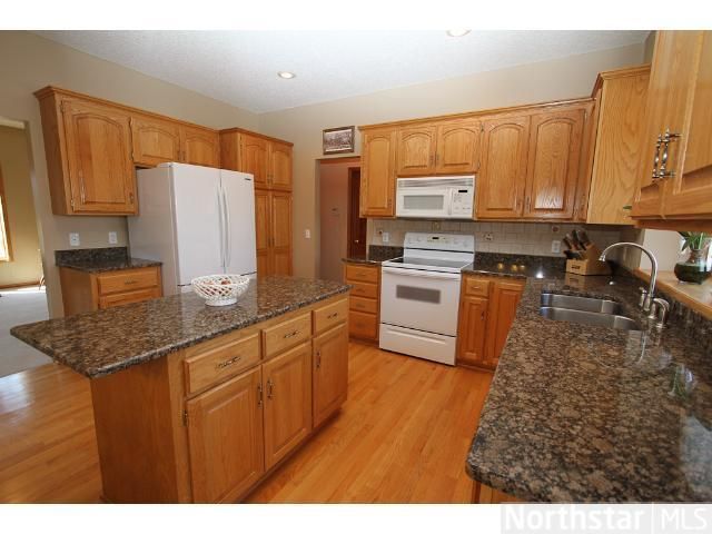 8156 Garland Ln N, Maple Grove, MN 55311