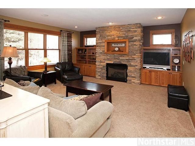 415 Riley Dr, Northfield, MN 55057