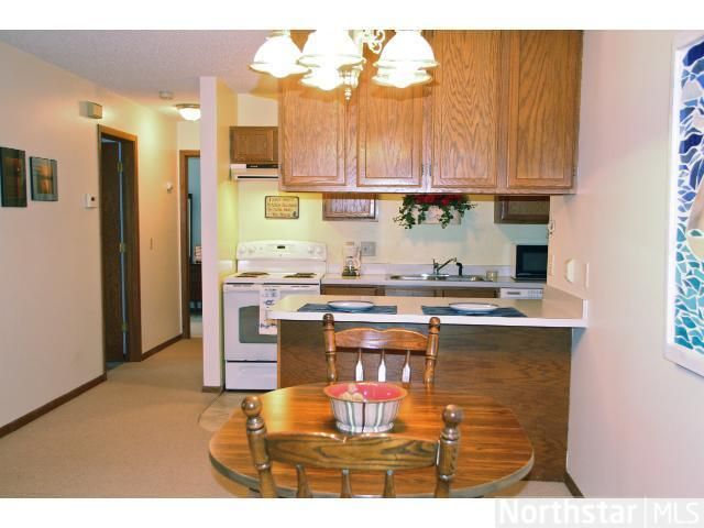 794 Parkside Dr #794G, Vadnais Heights, MN 55127