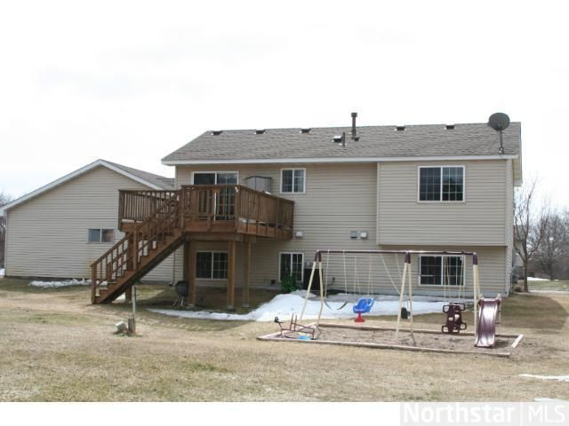 7871 Baylor St, Wyoming, MN 55092