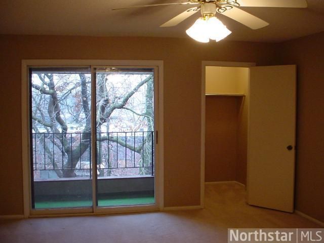 3090 Lexington Ave N #C8, Roseville, MN 55113