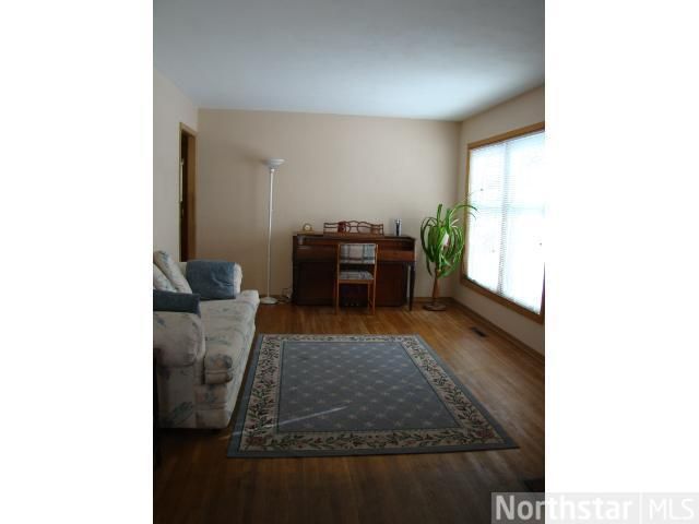2141 Jessamine Ave E, Saint Paul, MN 55119