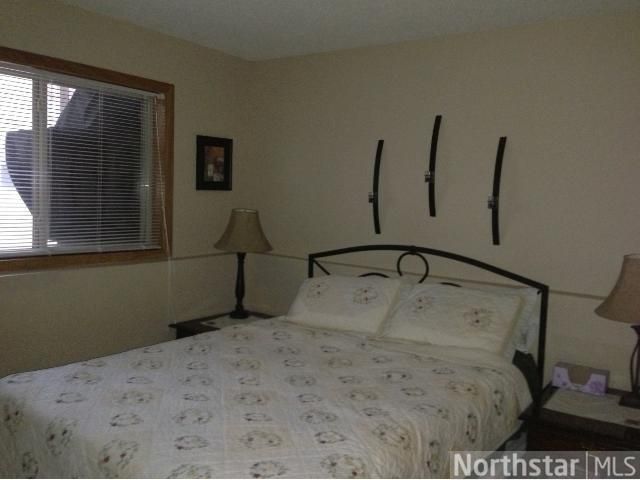 5475 Mitchell Ridge Dr, Big Lake, MN 55309