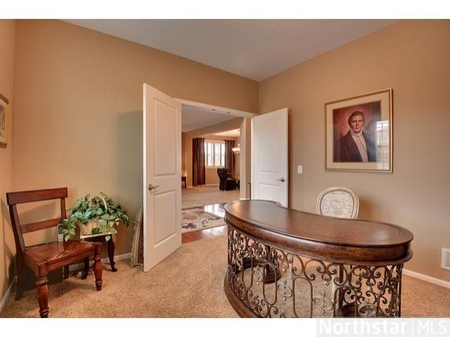 1245 Moers Dr, Chaska, MN 55318