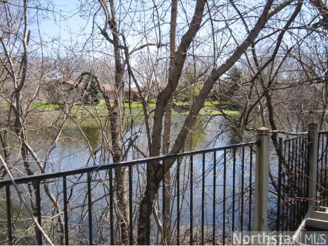 9712 St Johns Rd, Minnetonka, MN 55305