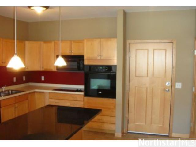 500 Greenhaven Dr #212, Burnsville, MN 55306