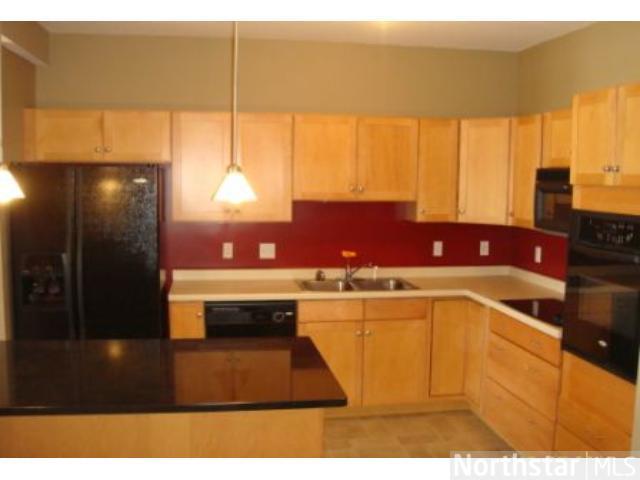 500 Greenhaven Dr #212, Burnsville, MN 55306