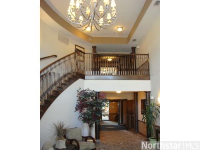 500 Greenhaven Dr #212, Burnsville, MN 55306