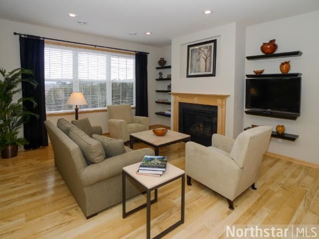 3426 Cherry Ln #E, Woodbury, MN 55129
