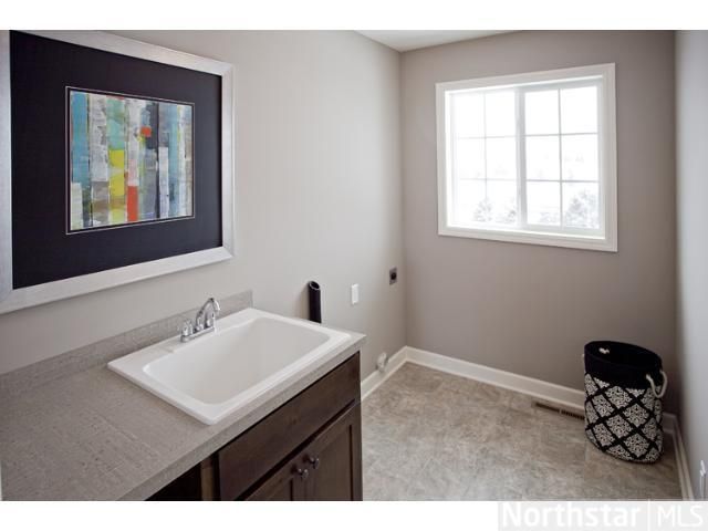 1775 Carriage Hill Ct, Hastings, MN 55033