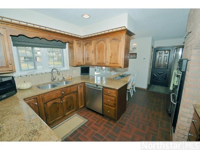 4605 Hemlock Ln N, Plymouth, MN 55442