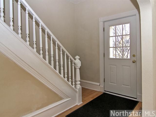 1073 25th Ave SE, Minneapolis, MN 55414