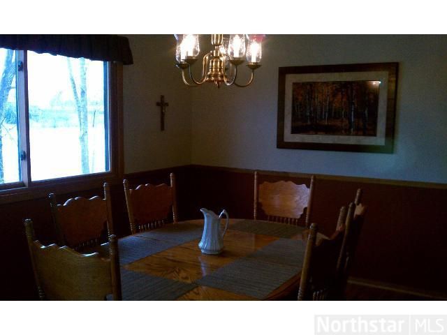 9 Round Lake Trl, Little Canada, MN 55117