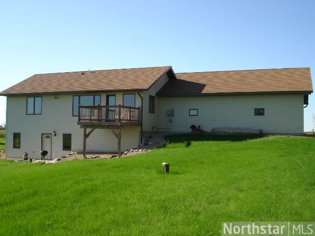 8851 110th St, Howard Lake, MN 55349
