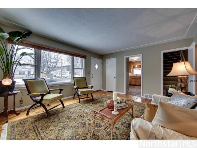2078 Berkeley Ave, Saint Paul, MN 55105
