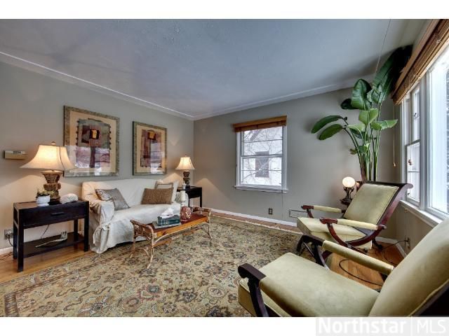 2078 Berkeley Ave, Saint Paul, MN 55105