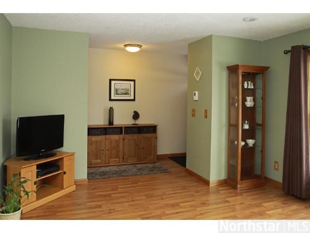14702 Dominica Ct, Apple Valley, MN 55124