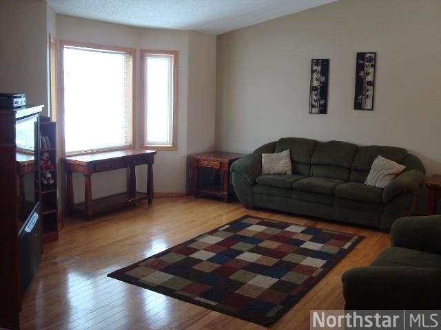 407 10th Ave NW, Isanti, MN 55040