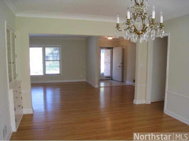 5241 Hollywood Rd, Edina, MN 55436