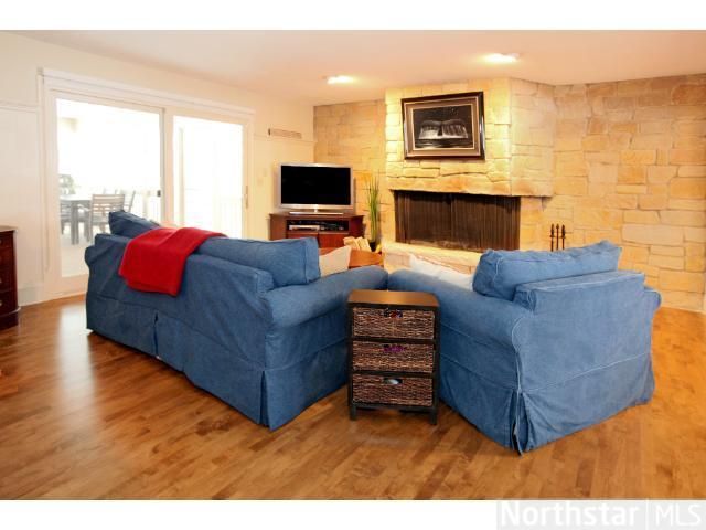 14061 Stonegate Ln, Minnetonka, MN 55345