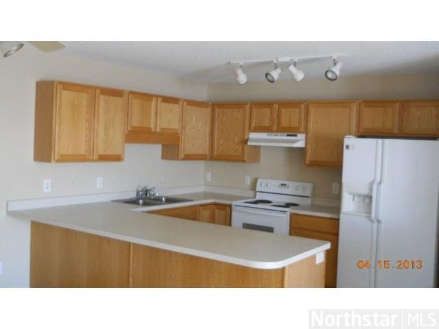 1077 Prairie View Dr, Hutchinson, MN 55350
