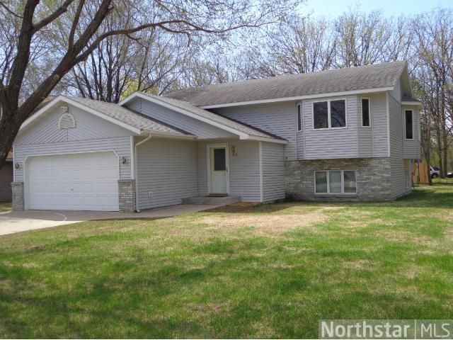 919 Lilac Ln, Little Falls, MN 56345