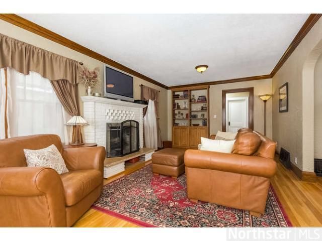 2316 Victory Memorial Dr, Minneapolis, MN 55412