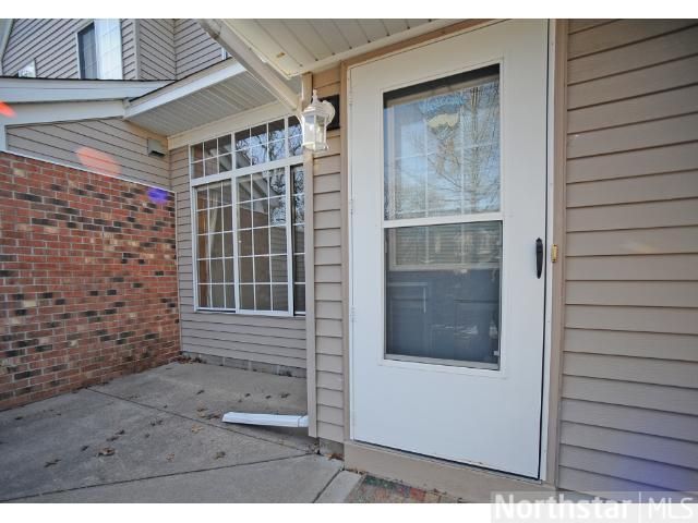 10934 Highland Rd, Bloomington, MN 55438
