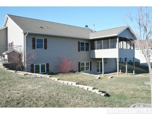 375 Trailstone Dr SW, Cokato, MN 55321