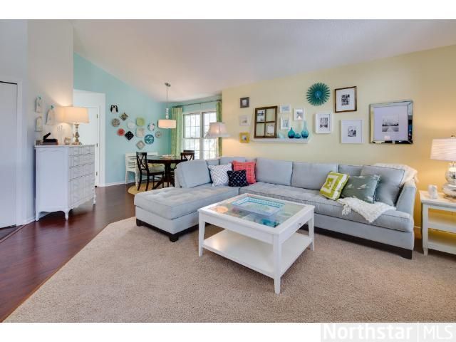 8794 Hawthorne Dr, Eden Prairie, MN 55347