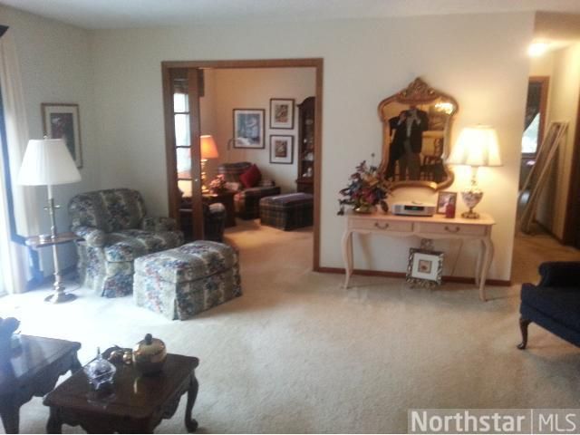 1899 Fox Ridge Dr #D, West Saint Paul, MN 55118