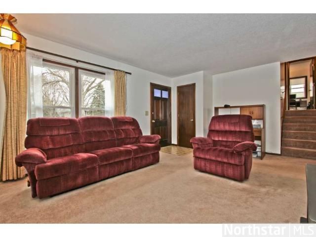 10351 Uplander St NW, Coon Rapids, MN 55433
