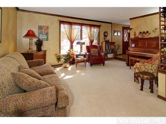 13037 Herald Cir, Apple Valley, MN 55124