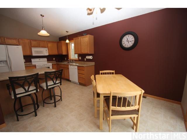 1627 Hazeltine Dr, Eau Claire, WI 54703
