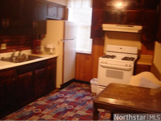 683 Dodd Rd, Saint Paul, MN 55107