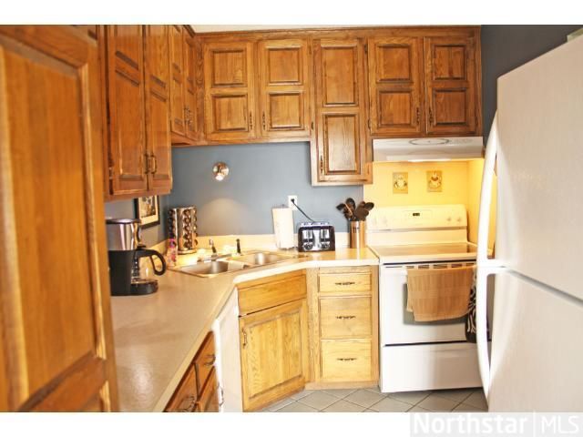 8763 N Maplebrook Cir, Brooklyn Park, MN 55445